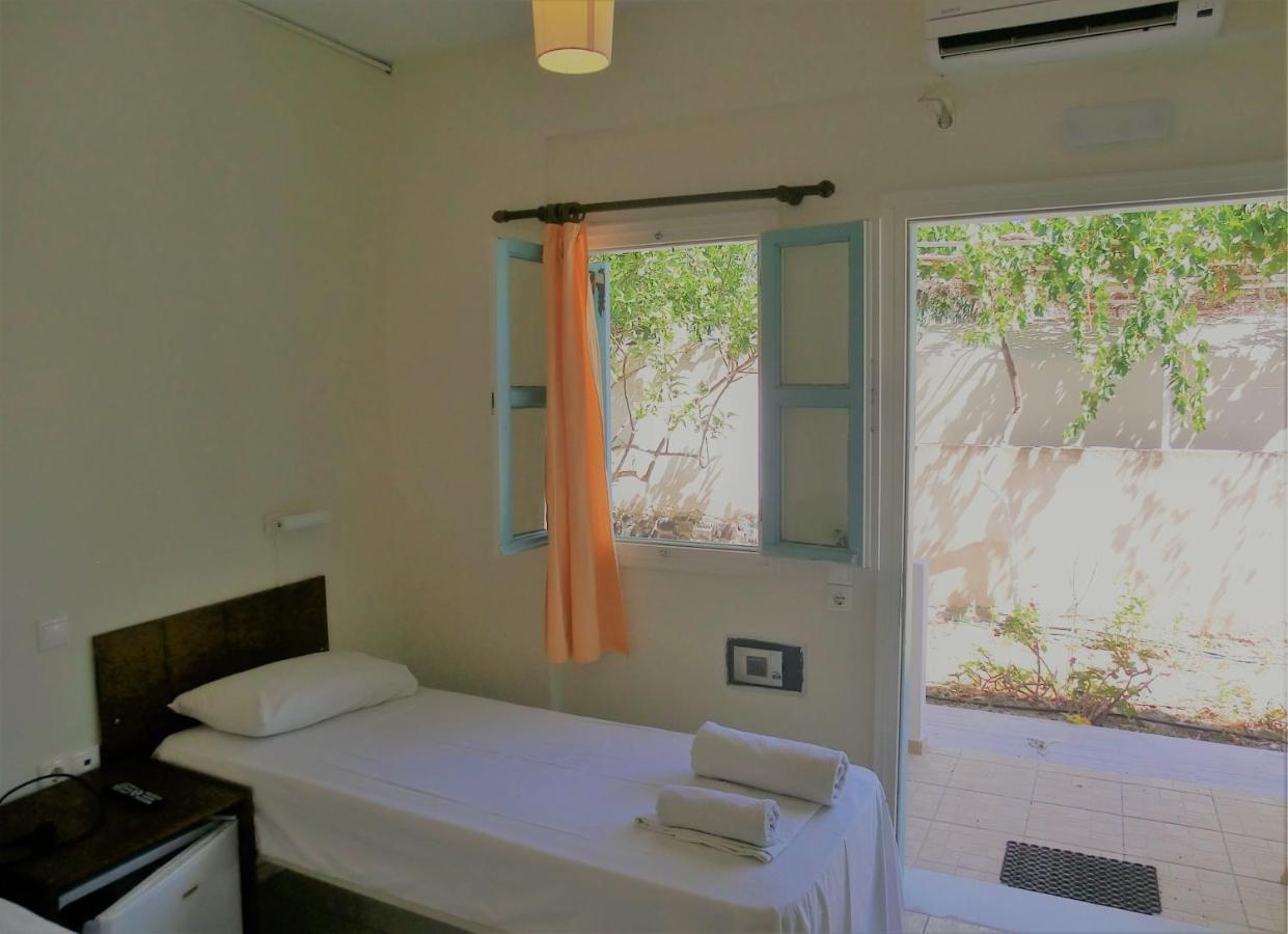 Santorini Camping/Rooms Φηρά Εξωτερικό φωτογραφία