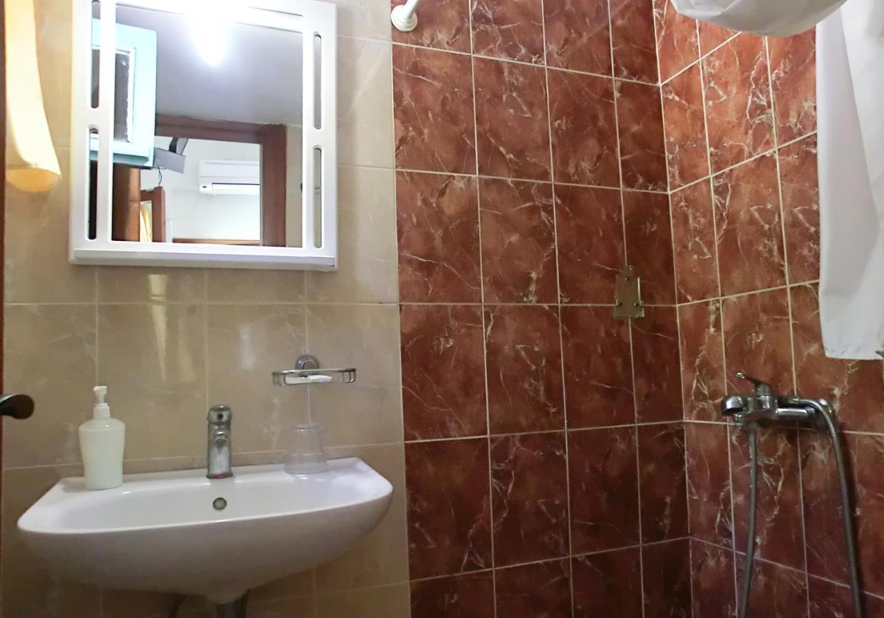 Santorini Camping/Rooms Φηρά Εξωτερικό φωτογραφία