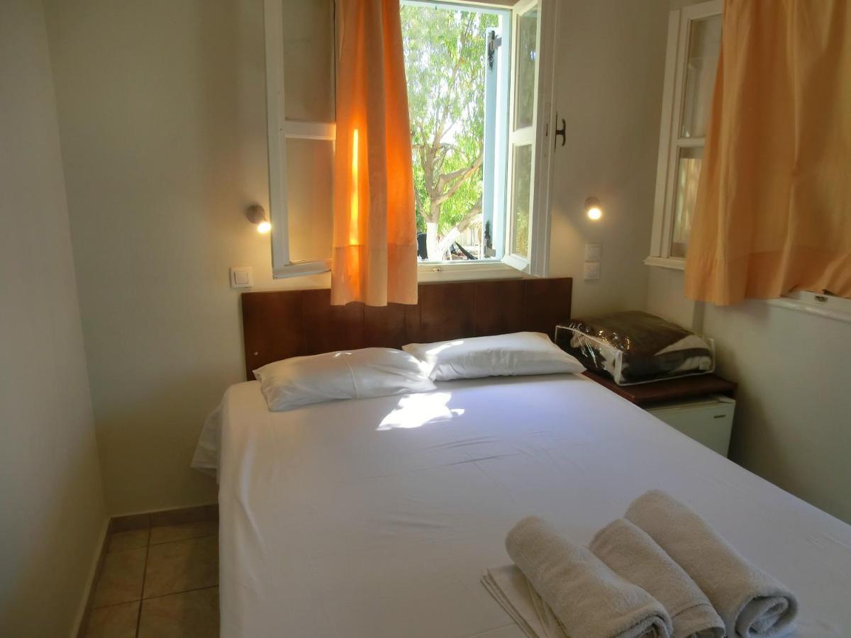 Santorini Camping/Rooms Φηρά Εξωτερικό φωτογραφία