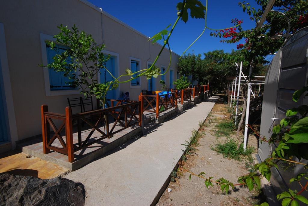 Santorini Camping/Rooms Φηρά Εξωτερικό φωτογραφία