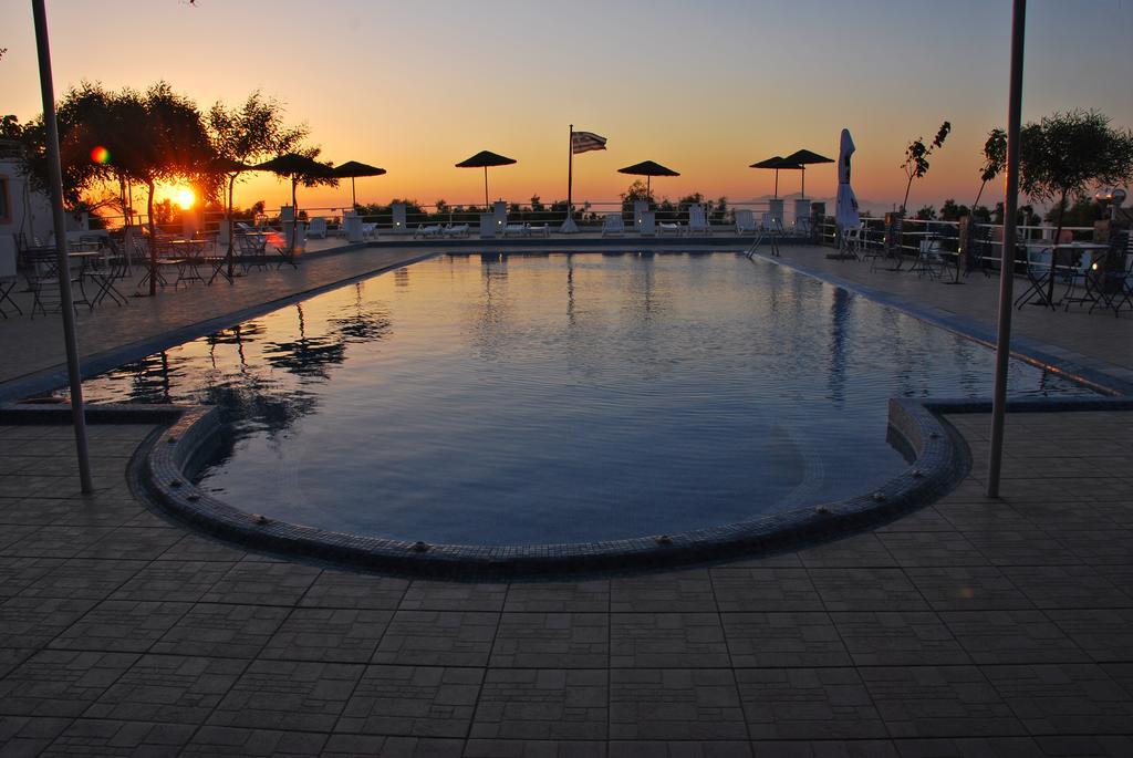 Santorini Camping/Rooms Φηρά Εξωτερικό φωτογραφία